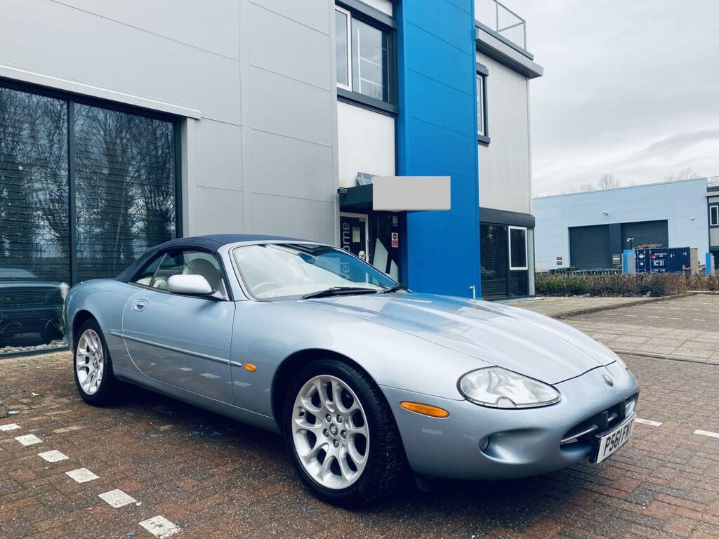 Jaguar XK8 4.0 Convertible Blue #4