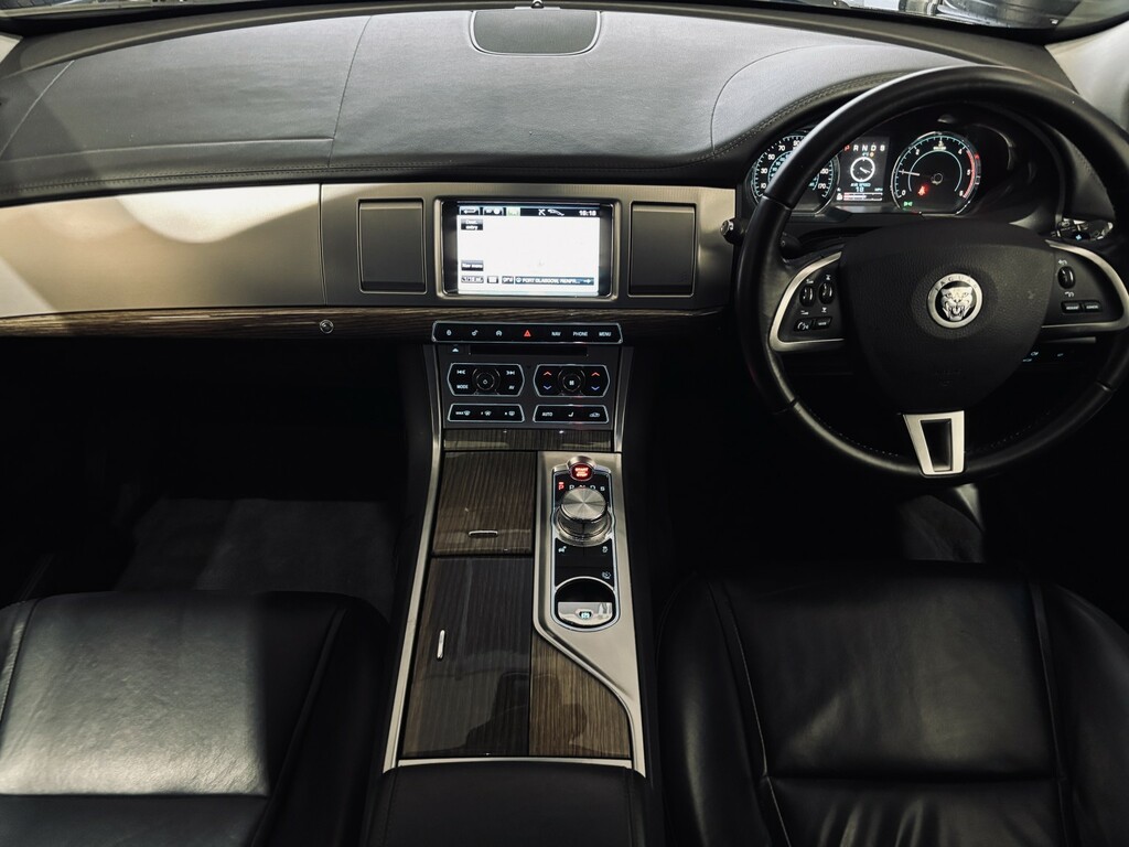 Jaguar XF 2.2 D Premium Luxury ST13FCA Black #2