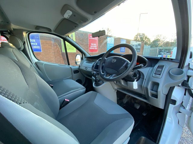 Vauxhall Vivaro 2900 Cdti Fwd L3 DU64RWX White #6