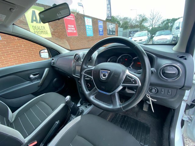 Dacia Sandero Stepway Tce Comfort Euro 6 RJ68FHZ White #6