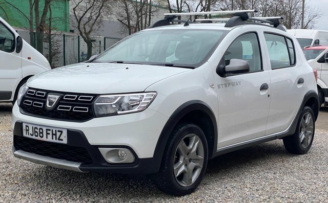 Dacia Sandero Stepway Tce Comfort Euro 6 RJ68FHZ White #2