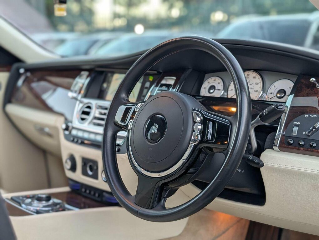 Rolls-Royce Ghost Saloon 6.6 V12 Euro 5 201261 RR61BOS White #2