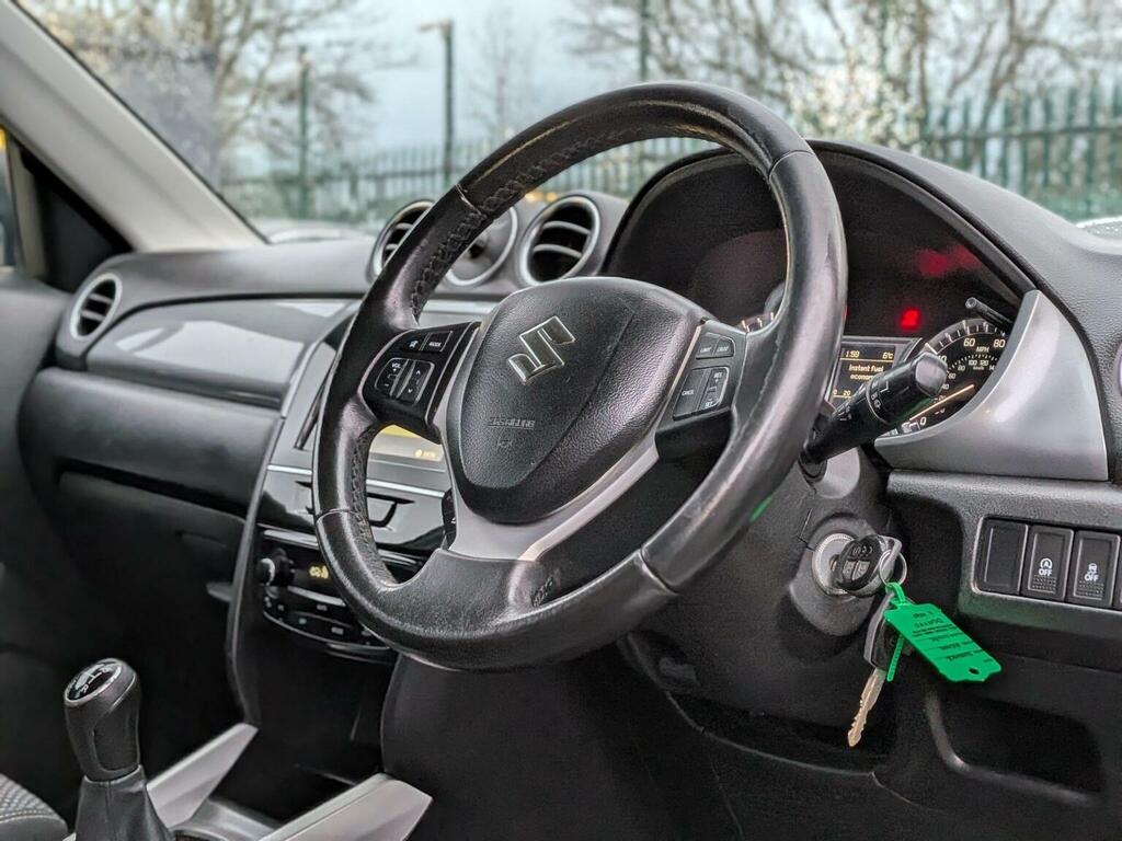 Suzuki Vitara Suv 1.6 Sz-t Euro 6 Ss 201616 DG16YFD White #2