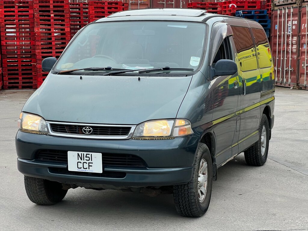 Toyota Granvia 3.0 Td Green #6