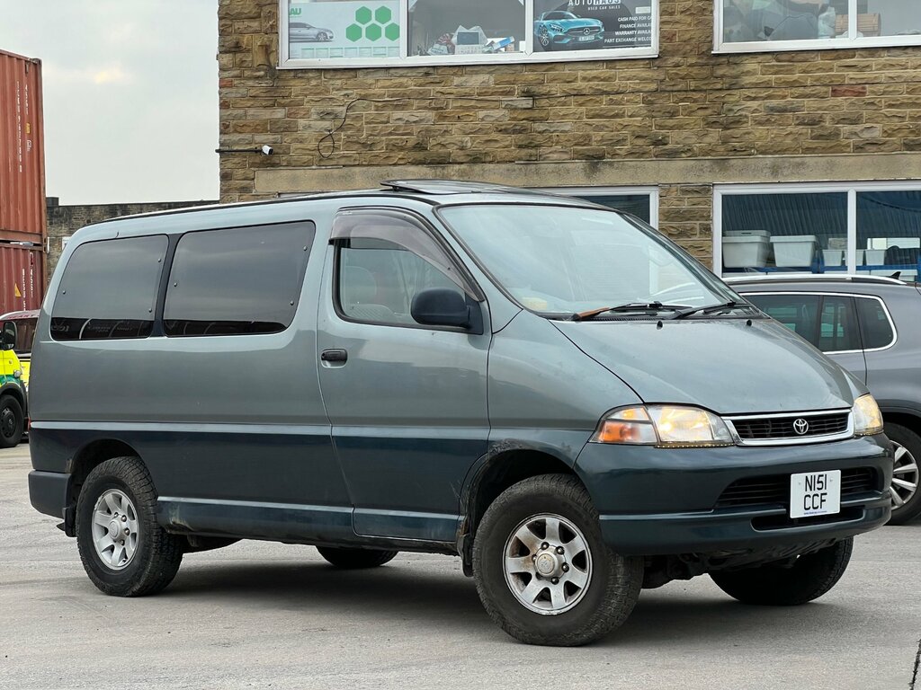 Toyota Granvia 3.0 Td Green #1
