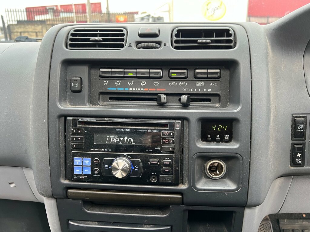 Toyota Granvia 3.0 Td Green #8