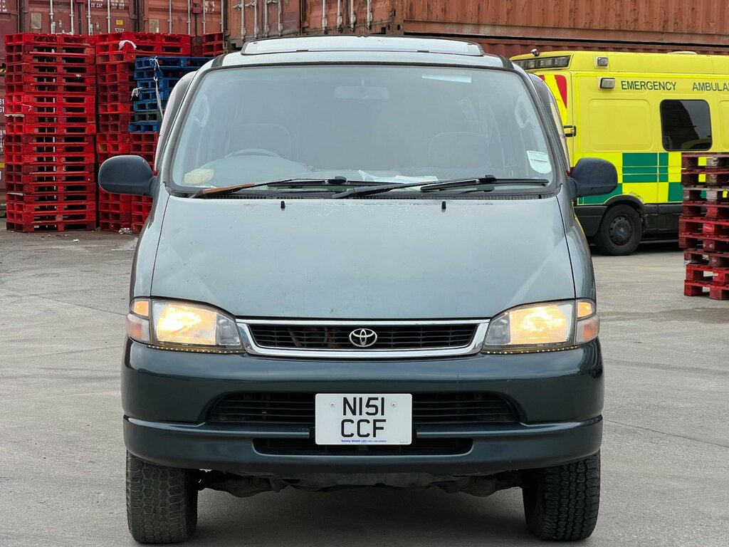 Toyota Granvia 3.0 Td Green #7