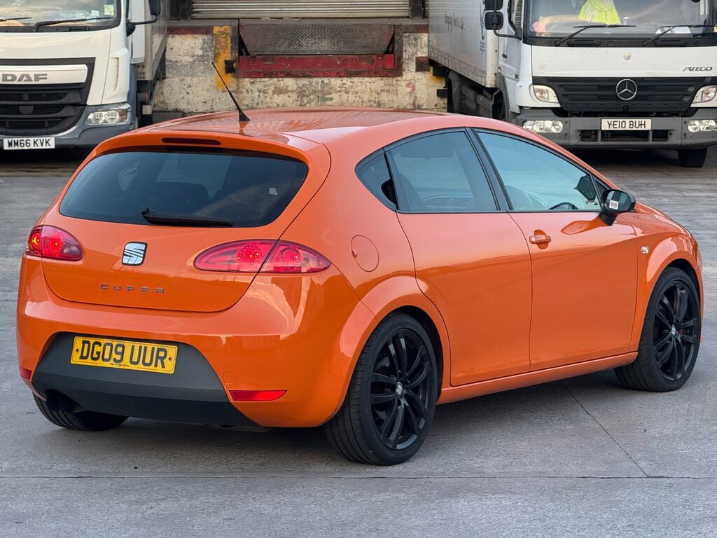 Seat Leon 2.0 Tfsi Cupra Hatchback Euro 4 DG09UUR Orange #3