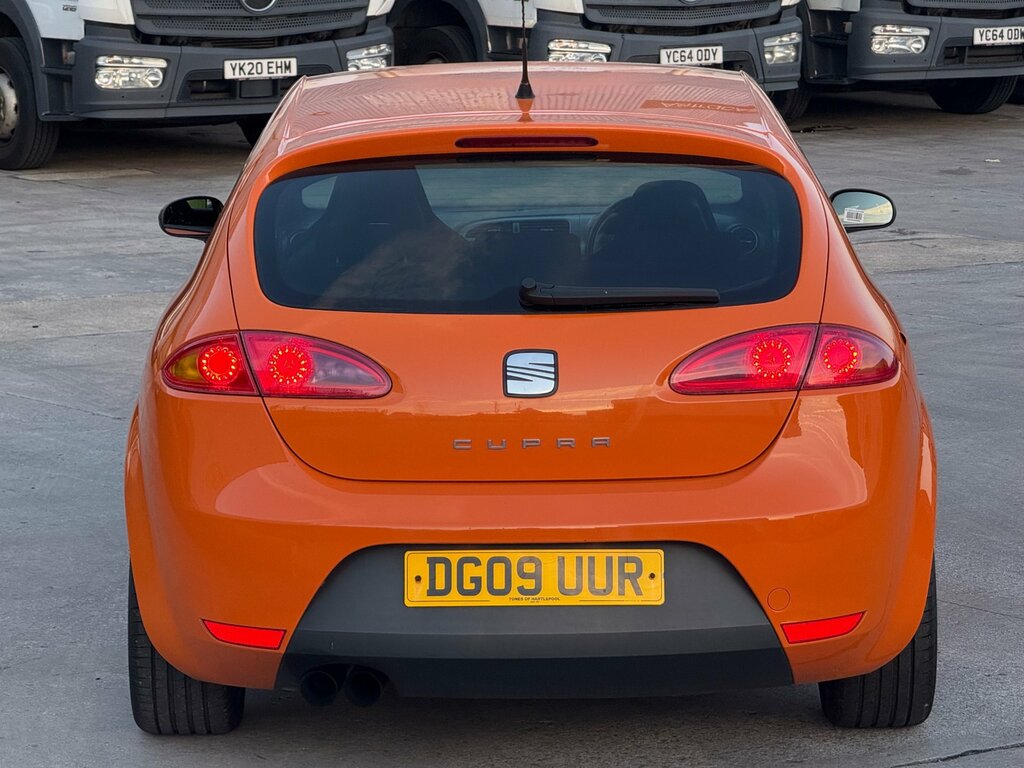 Seat Leon 2.0 Tfsi Cupra Hatchback Euro 4 DG09UUR Orange #4