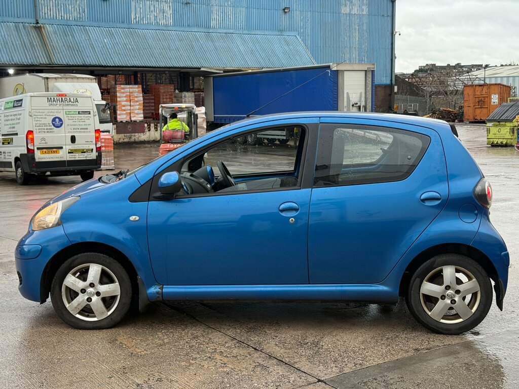 Toyota Aygo 1.0 Vvt-i Blue Hatchback Euro 4 Blue #6