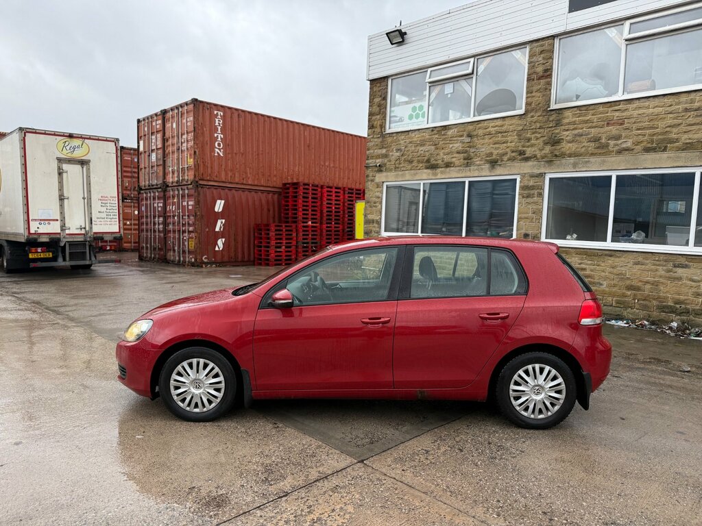 Volkswagen Golf 1.6 Tdi S Hatchback Euro 5 105 SV10ZDM Red #2