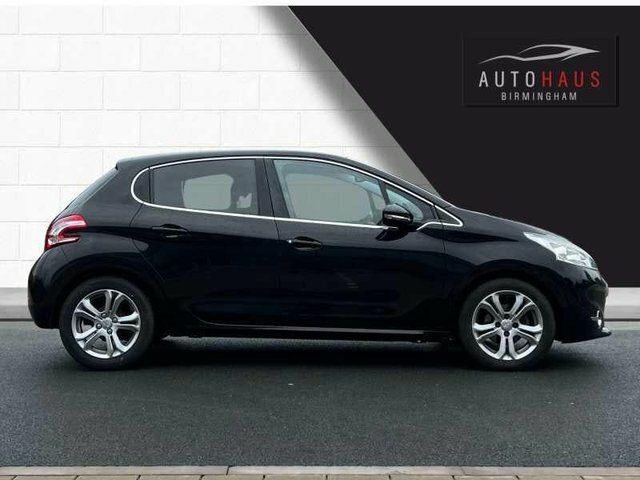 Peugeot 208 1.2 Allure 82 Bhp SA15TFO Black #4
