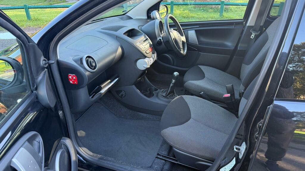 Toyota Aygo 1.0 Vvt-i Fire Euro 5 NJ13VMC Black #2