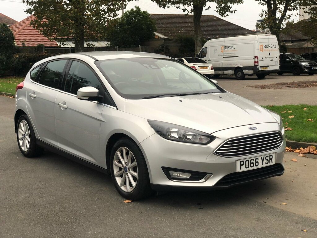 Ford Focus 1.0T Ecoboost Titanium Euro 6 Ss PO66YSR Silver #4