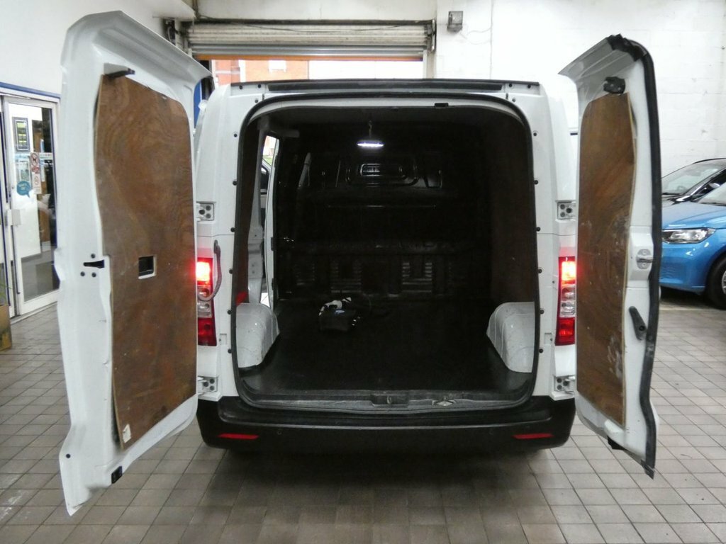 Maxus eDeliver 3 Mpv White #3