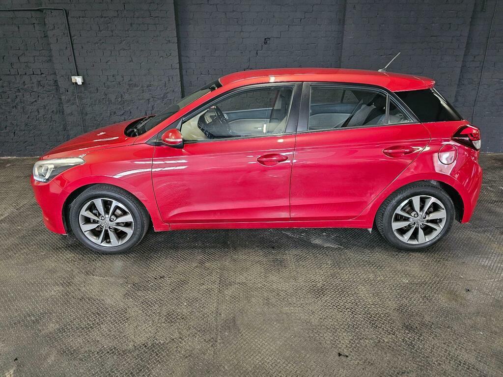 Hyundai I20 1.2 Blue Drive Se Euro 6 Ss VK15AFX Red #2