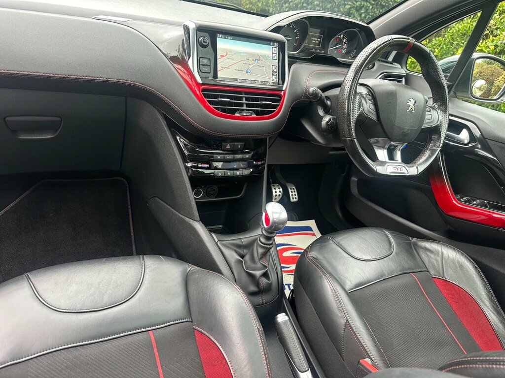 Peugeot 208 1.6 Thp Gti Euro 5 SP64MUC White #3
