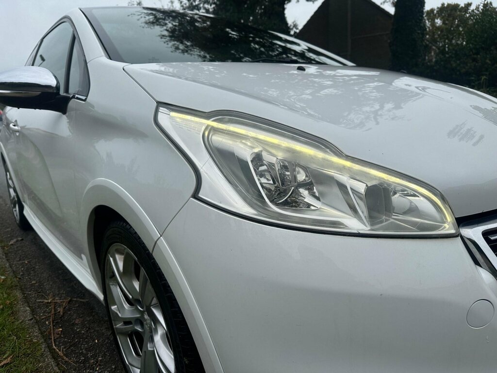 Peugeot 208 1.6 Thp Gti Euro 5 SP64MUC White #4