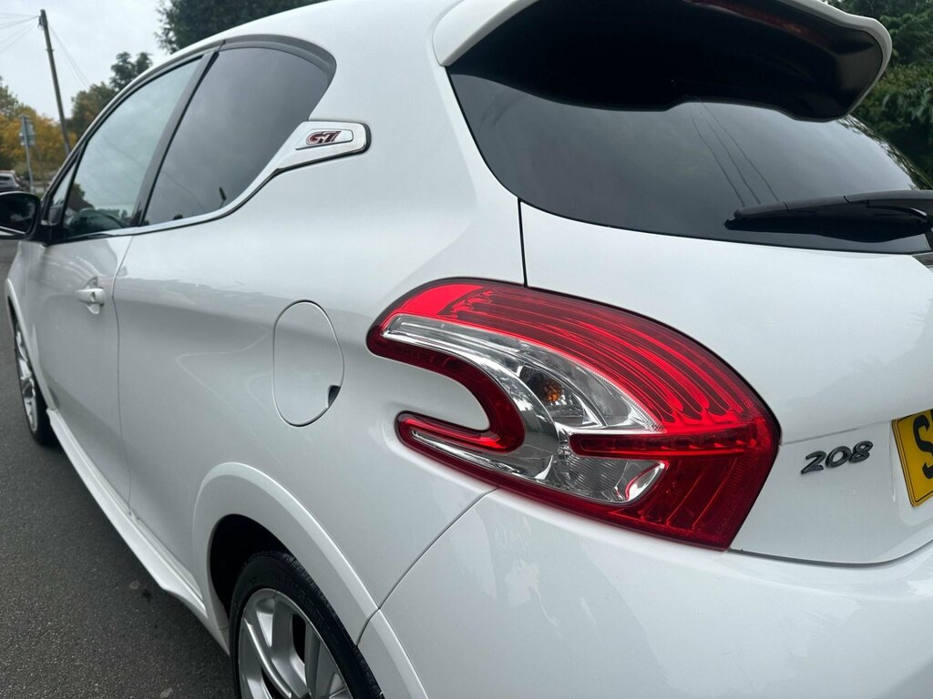 Peugeot 208 1.6 Thp Gti Euro 5 SP64MUC White #2