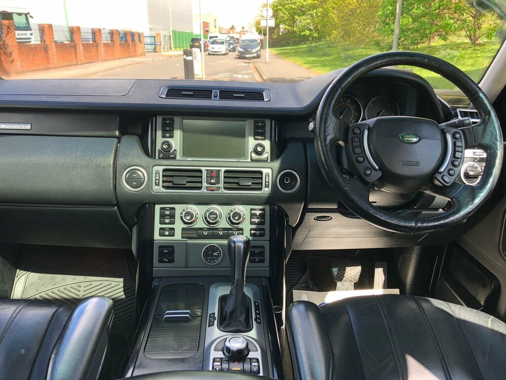 Land Rover Range Rover 3.6 Td V8 Vogue Black #3