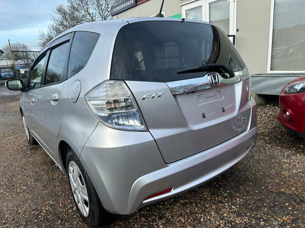 Honda Jazz 2012 1.3 I-vtec Ima Cvt Hybrid Silver #3