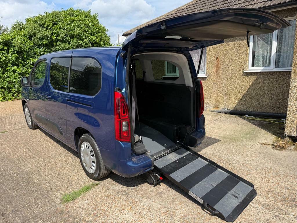 Vauxhall Combo Life Edition XL S S Wheel Chair Adapted 2 Seater 1.2 Blue