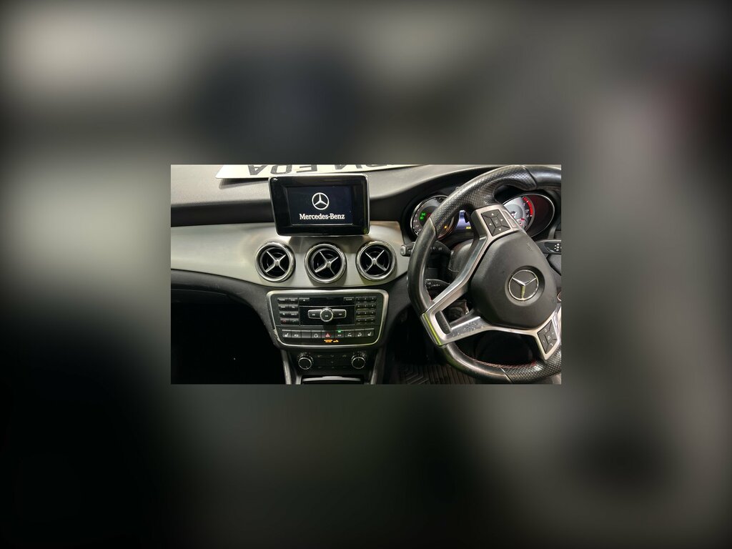 Mercedes-Benz GLA Class 2.1 Gla220 Cdi Amg Line Suv 7G-dct 4Mat YB14FOA White #4