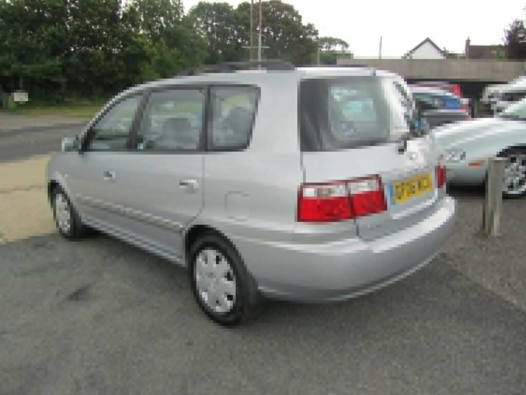 Kia Carens Mpv 2.0 Crdi Le 200606 Silver #2