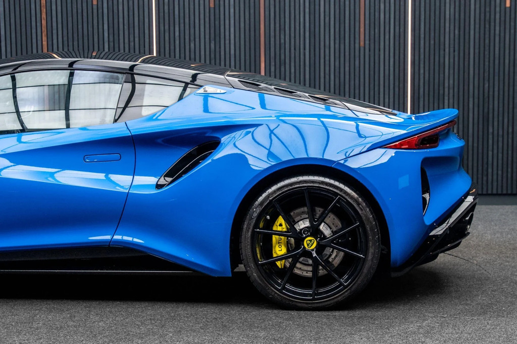 Lotus Emira Emira V6 First Edition Green #17