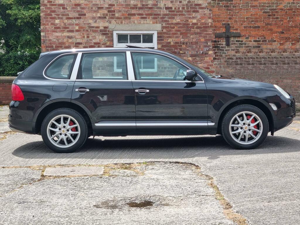 Porsche Cayenne 4.5 Turbo Tiptronic S Awd Black #2