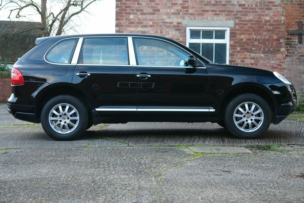 Porsche Cayenne 3.0 Tdi V6 Tiptronic S Awd Black #2