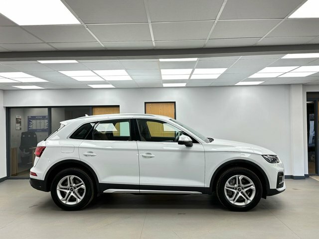 Audi Q5 2.0 Tdi 40 Sport Suv S Tronic Quattro E RV71TNL White #3