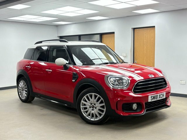 Mini Countryman 1.5 Cooper Suv Euro 6 Ss 136 Red