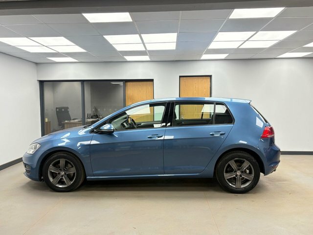 Volkswagen Golf 2.0 Tdi Bluemotion Tech Match Hatchback DG64WRO Blue #4