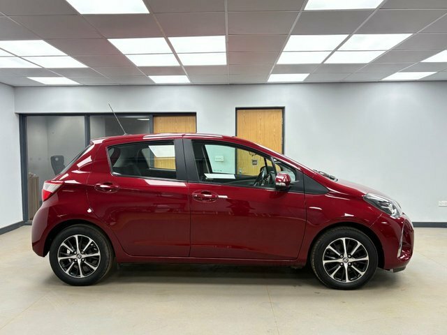 Toyota Yaris 1.5 Vvt-i Icon Tech Hatchback Eu SH18ESV Red #3