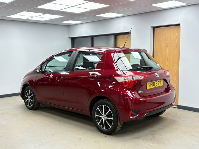 Toyota Yaris 1.5 Vvt-i Icon Tech Hatchback Eu SH18ESV Red #6