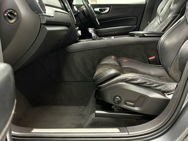Volvo XC60 2.0 D4 R-design Suv Awd Euro 6 S YY67PEO Grey #5
