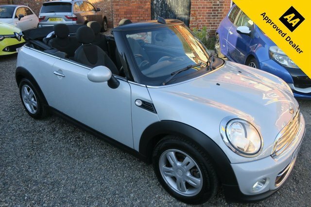 Mini Convertible 2015 1.6 Cooper Convertible Euro Silver