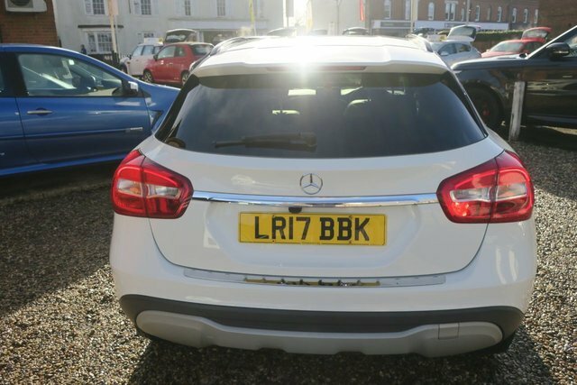 Mercedes-Benz GLA Class 2017 2.1 Gla200d Se Suv Euro 6 W8HOC White #6