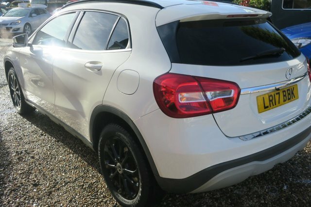 Mercedes-Benz GLA Class 2017 2.1 Gla200d Se Suv Euro 6 W8HOC White #3