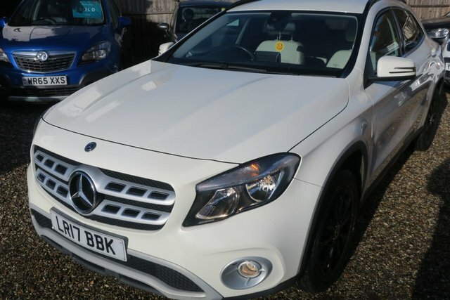 Mercedes-Benz GLA Class 2017 2.1 Gla200d Se Suv Euro 6 W8HOC White #4