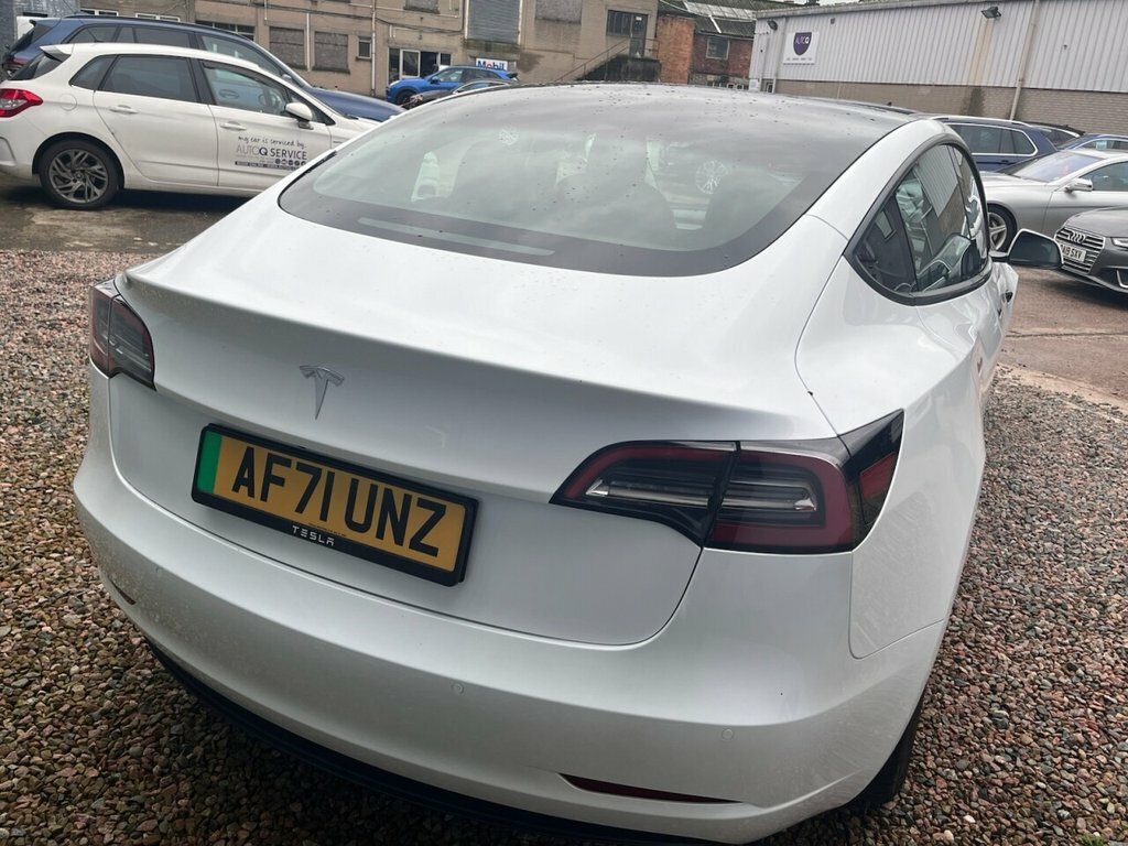 Tesla Model 3 Saloon AF71UNZ White #3