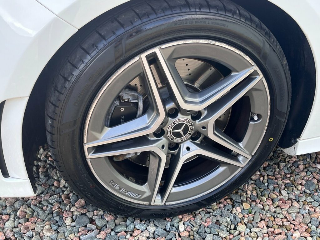 Mercedes-Benz A Class 2L Amg Line White #2