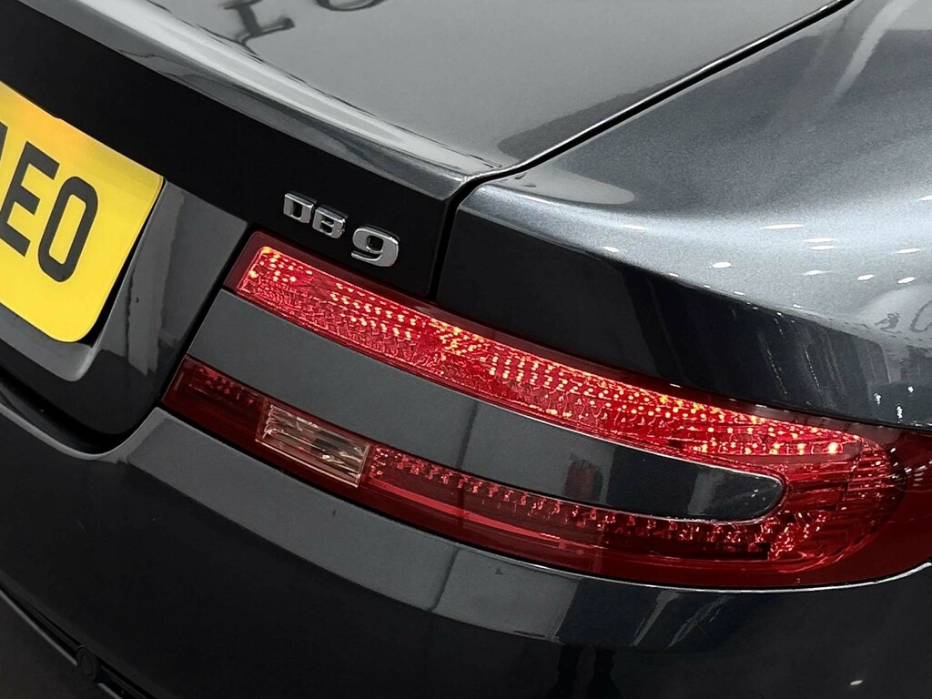 Aston Martin DB9 V12 Silver #18