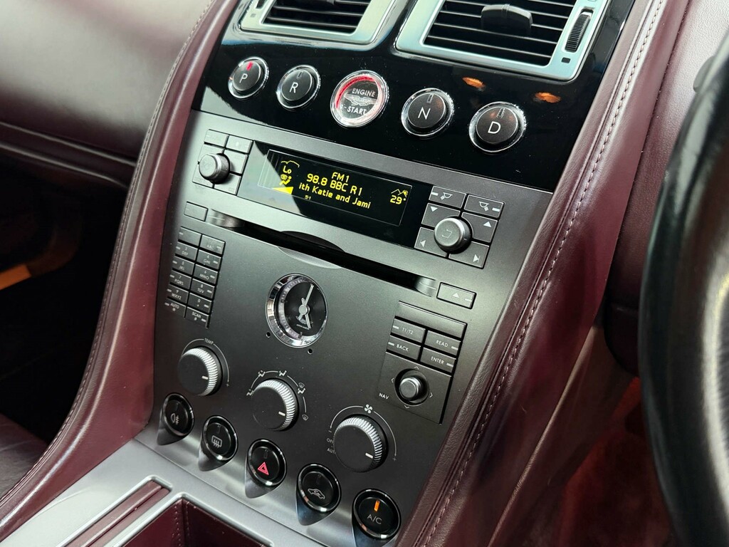 Aston Martin DB9 V12 Silver #33