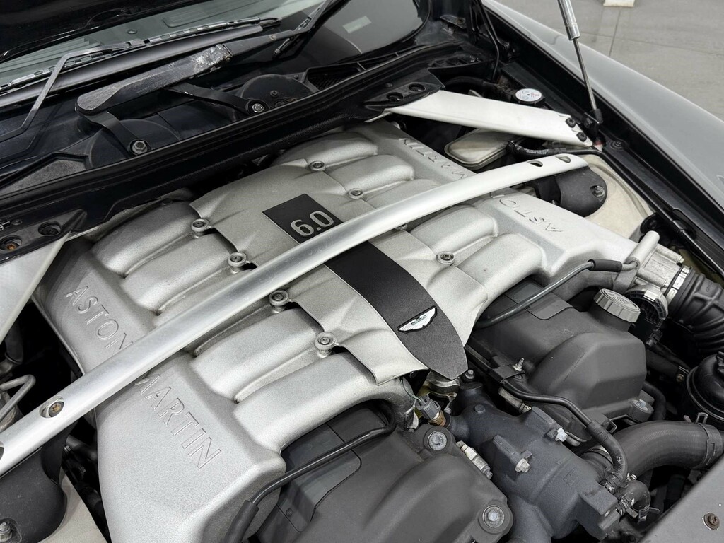 Aston Martin DB9 V12 Silver #25