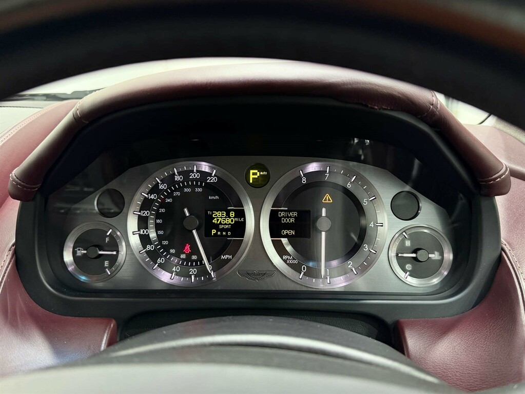 Aston Martin DB9 V12 Silver #17