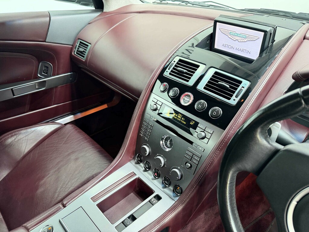 Aston Martin DB9 V12 Silver #31