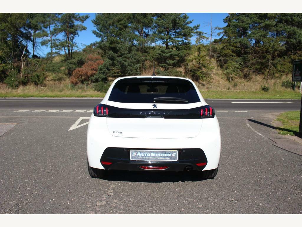 Peugeot 208 1.2 Puretech Allure Premium Euro 6 Ss White #4