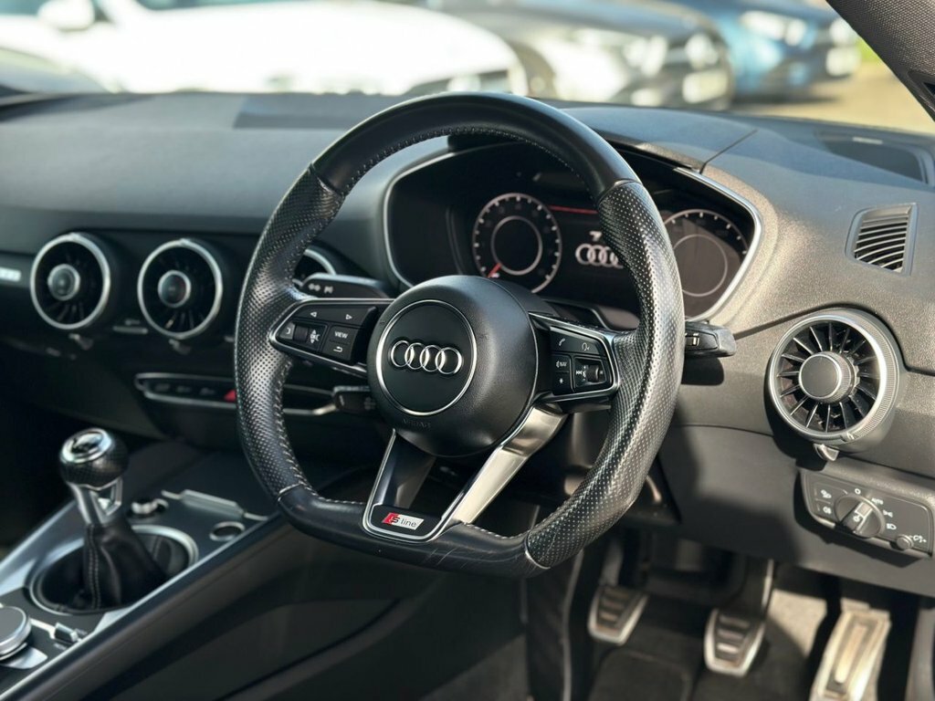 Audi TT 1.8L Black Edition GC17KKH White #3